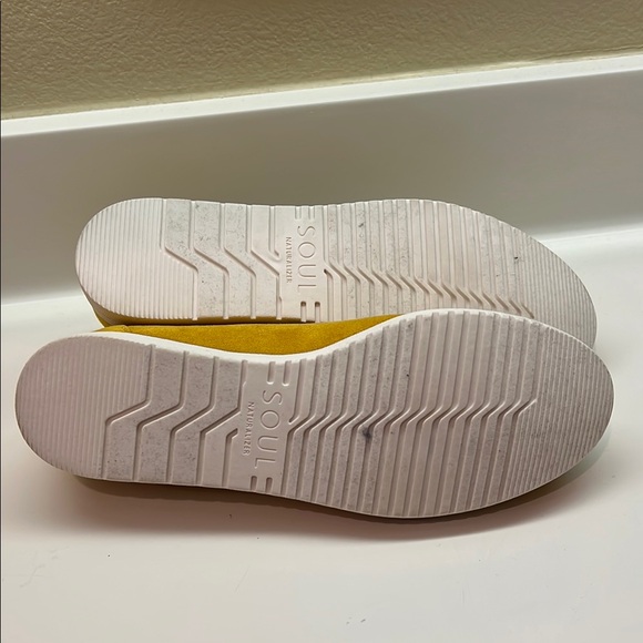 SOUL Naturalizer Yellow Flats Minimalist Suede Design - Picture 6 of 7